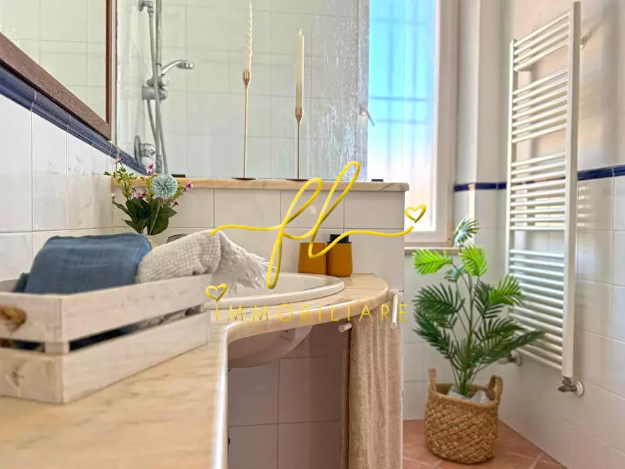 Immagine 18 di Casa indipendente in vendita  a Rosignano Marittimo