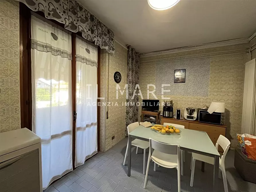 Immagine 6 di Appartamento in vendita  a Massa