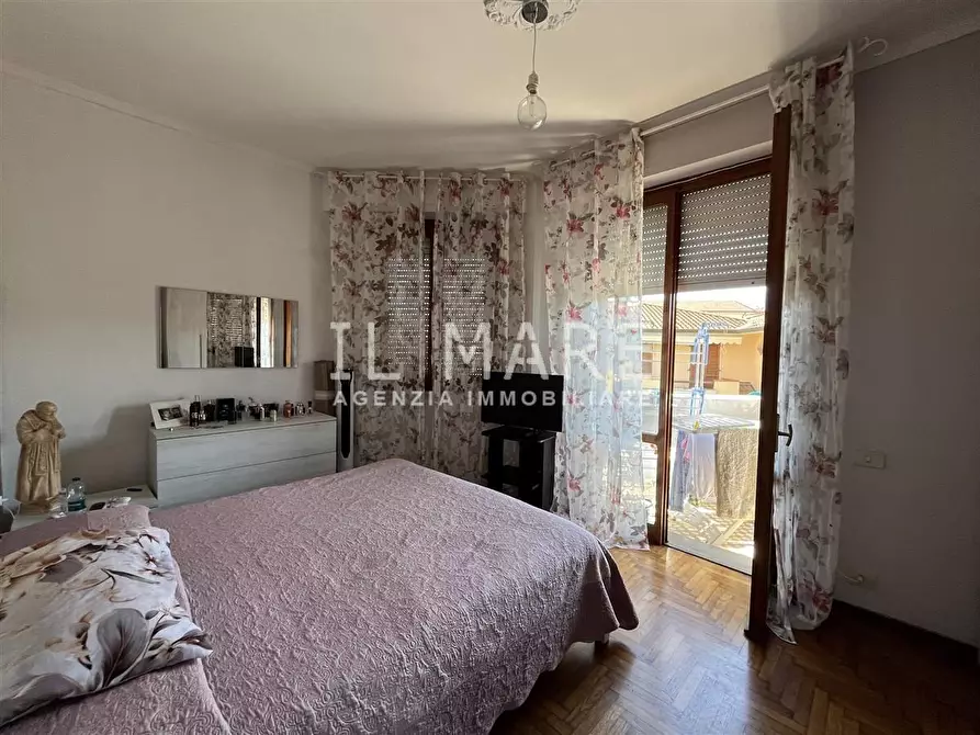 Immagine 11 di Appartamento in vendita  a Massa