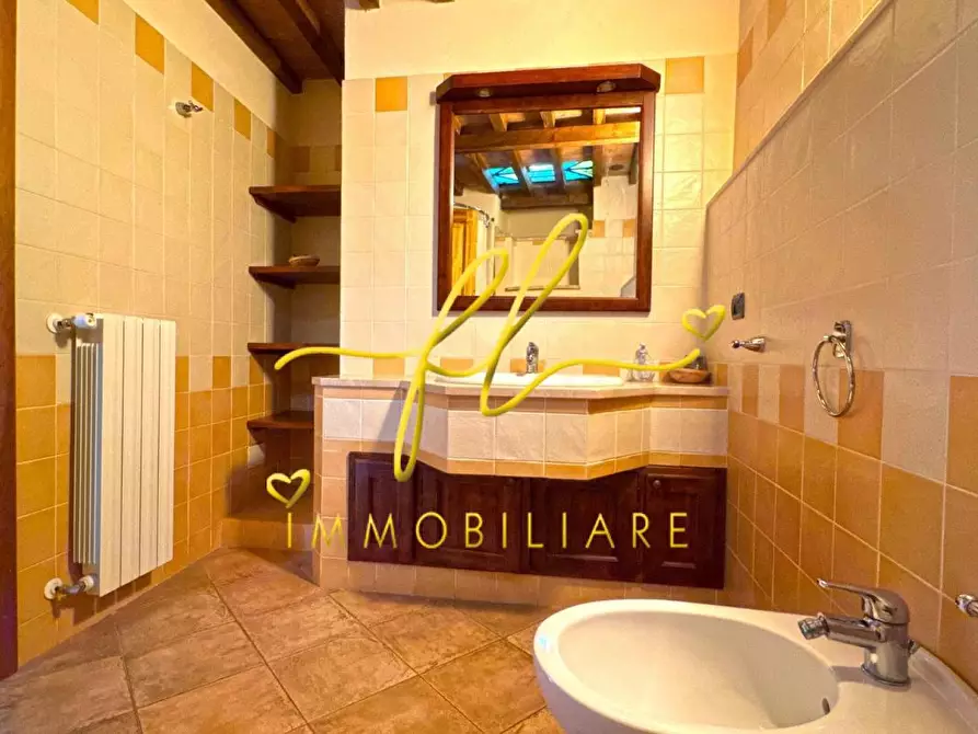 Immagine 17 di Casa colonica in vendita  a Volterra