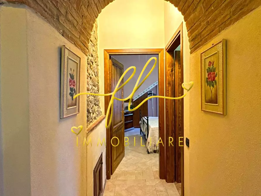Immagine 12 di Casa colonica in vendita  a Volterra