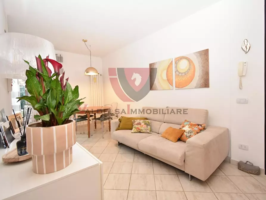 Immagine 2 di Appartamento in vendita  a Casole D'elsa