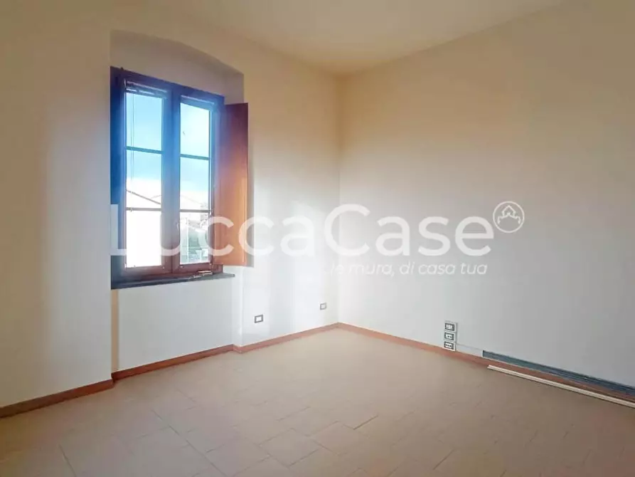 Immagine 3 di Ufficio in affitto  a Lucca