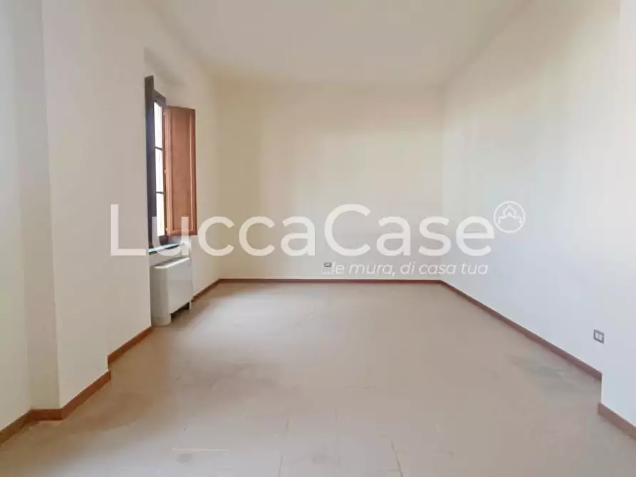 Immagine 6 di Ufficio in affitto  a Lucca
