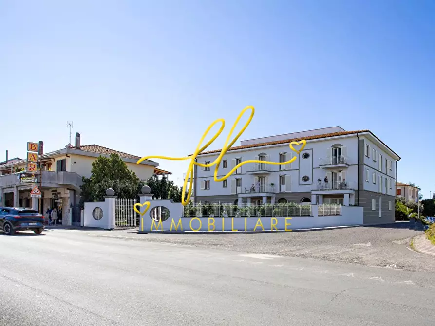 Immagine 5 di Appartamento in vendita  a Cecina