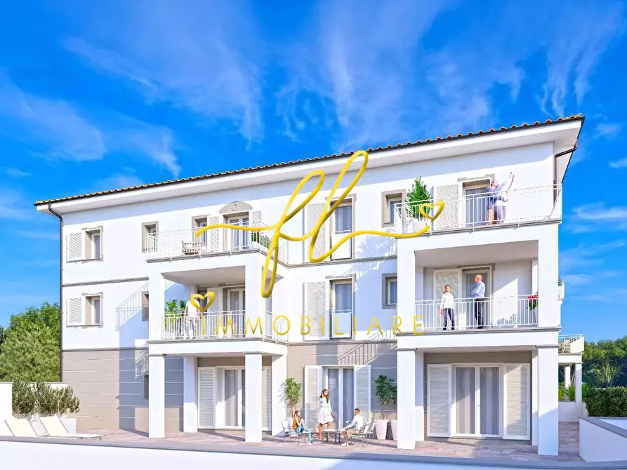 Immagine 2 di Appartamento in vendita  a Cecina