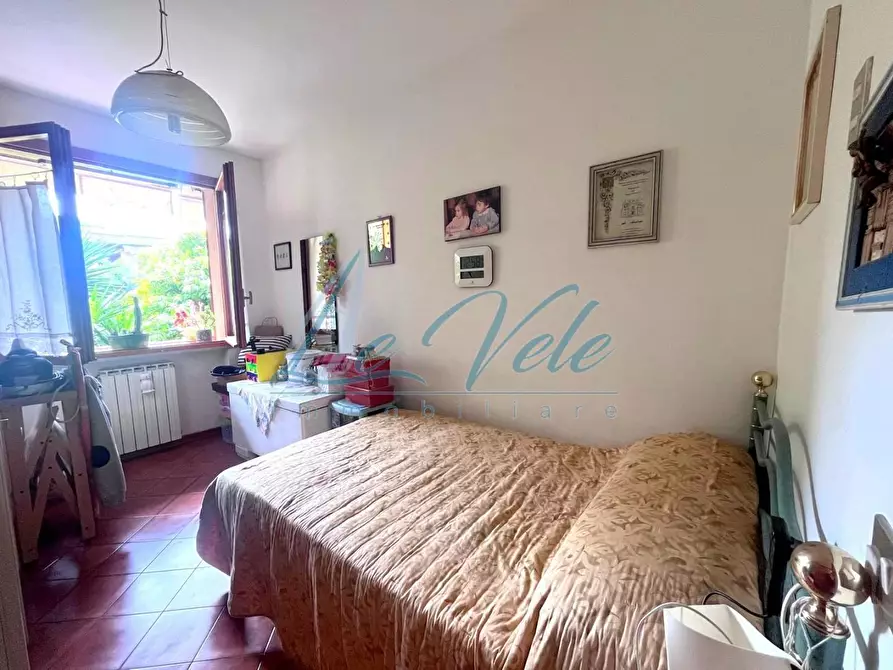 Immagine 10 di Appartamento in vendita  a Massa