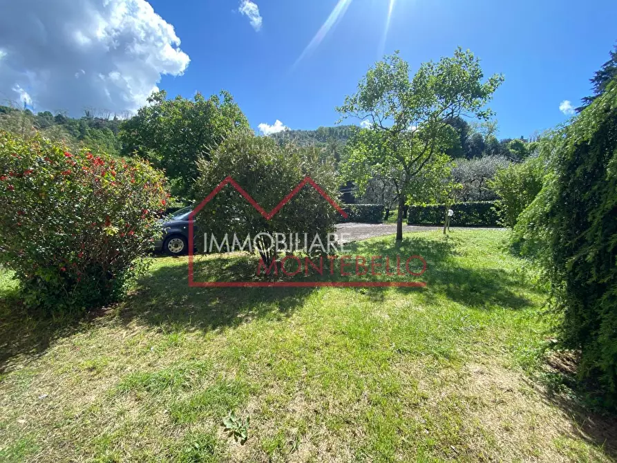 Immagine 32 di Villa in vendita  a Camaiore