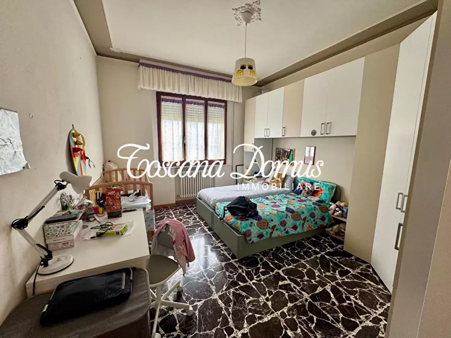 Immagine 14 di Appartamento in vendita  a Siena