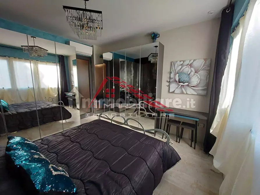 Immagine 1 di Appartamento in vendita  a Viareggio