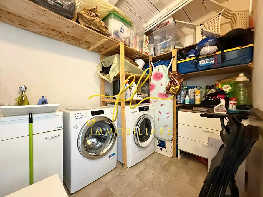 Immagine 16 di Appartamento in vendita  a Cecina