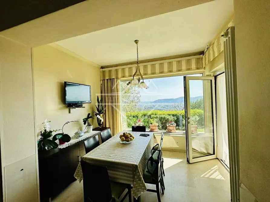Immagine 25 di Villa in vendita  a Castelnuovo Magra
