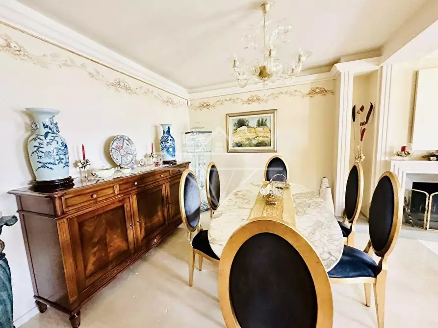 Immagine 9 di Villa in vendita  a Castelnuovo Magra