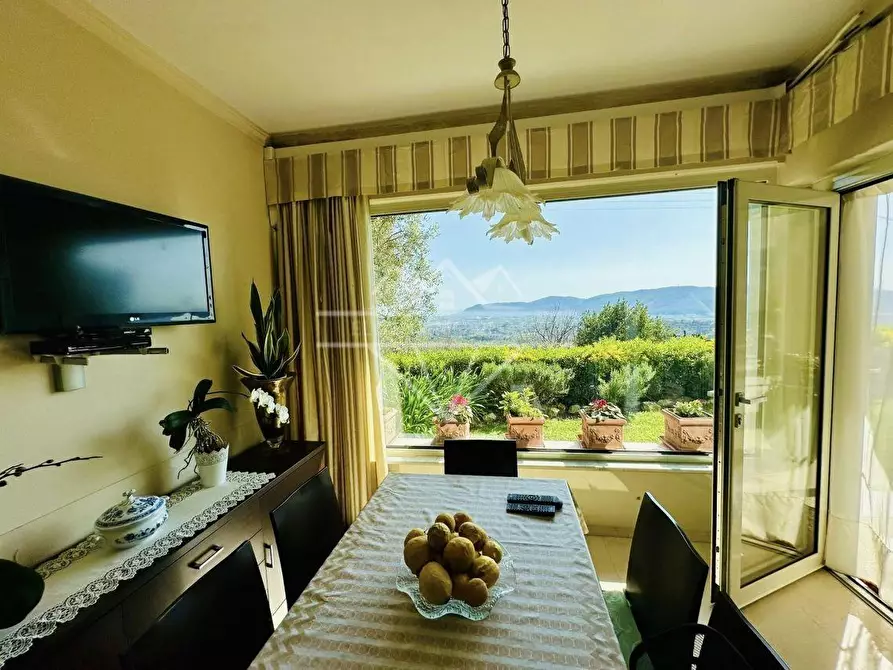 Immagine 23 di Villa in vendita  a Castelnuovo Magra