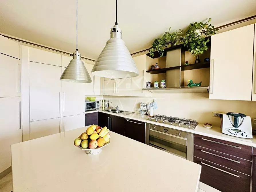 Immagine 27 di Villa in vendita  a Castelnuovo Magra