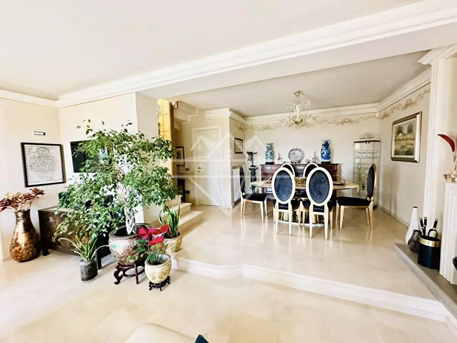 Immagine 17 di Villa in vendita  a Castelnuovo Magra