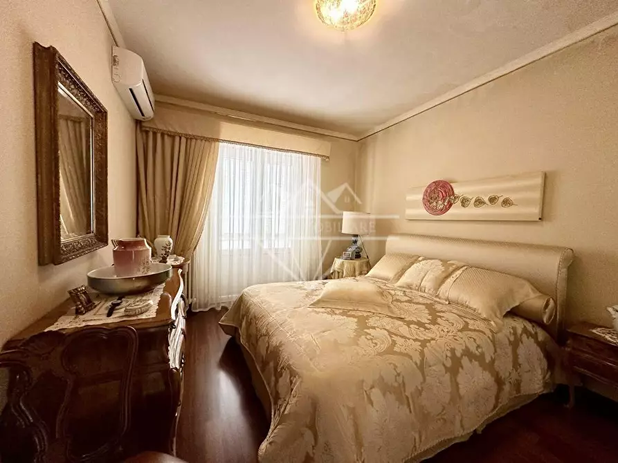 Immagine 32 di Villa in vendita  a Castelnuovo Magra