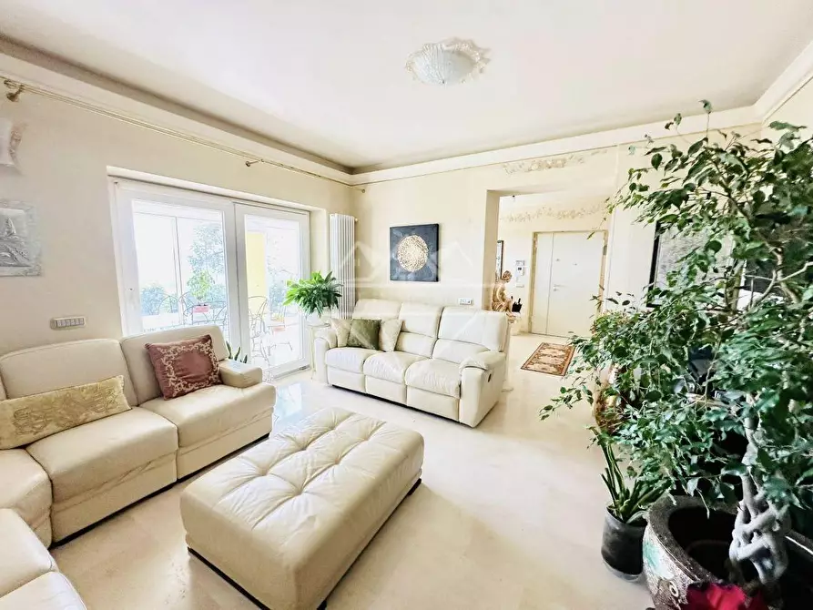 Immagine 15 di Villa in vendita  a Castelnuovo Magra