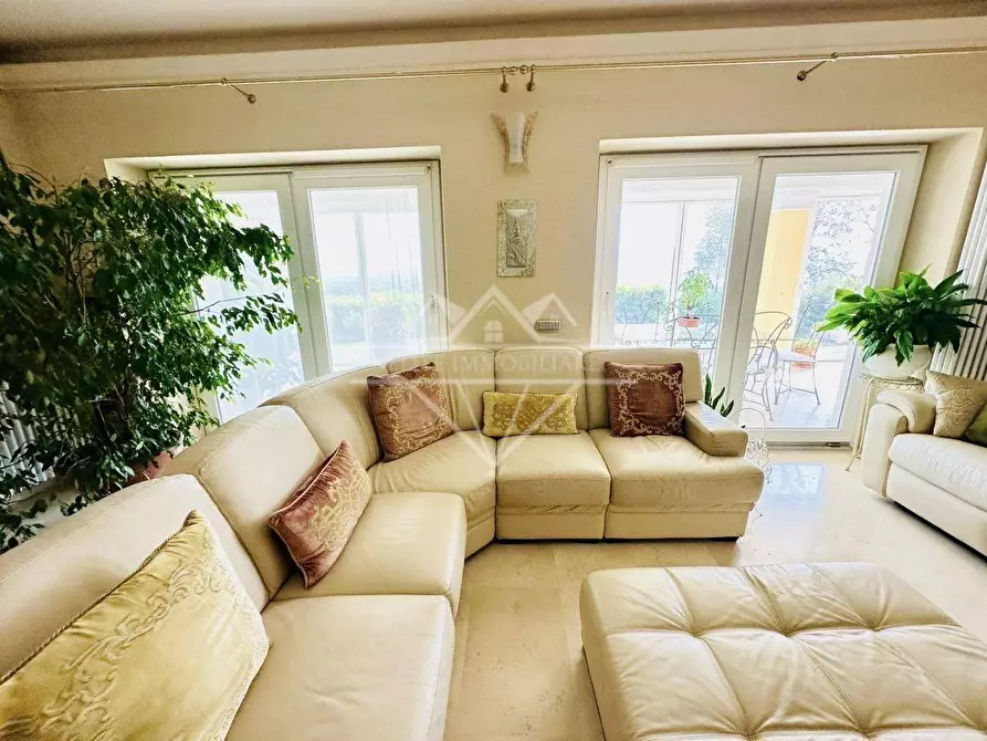 Immagine 20 di Villa in vendita  a Castelnuovo Magra