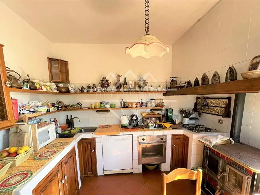 Immagine 13 di Villa in vendita  a Fosdinovo