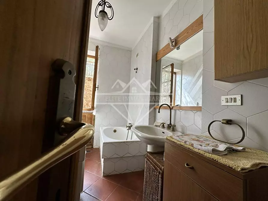 Immagine 29 di Villa in vendita  a Fosdinovo