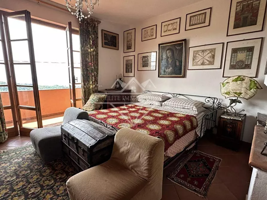 Immagine 27 di Villa in vendita  a Fosdinovo