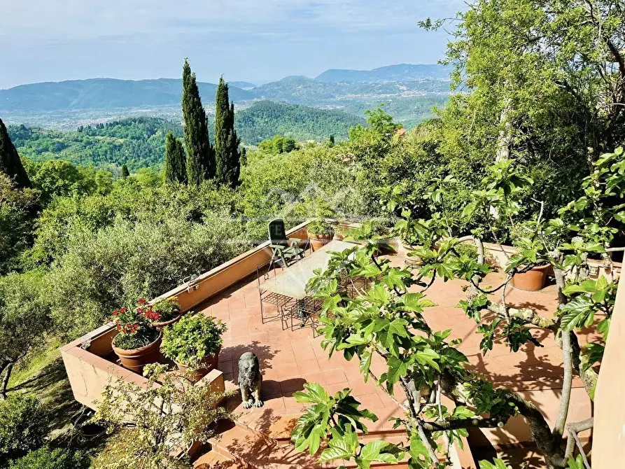 Immagine 32 di Villa in vendita  a Fosdinovo