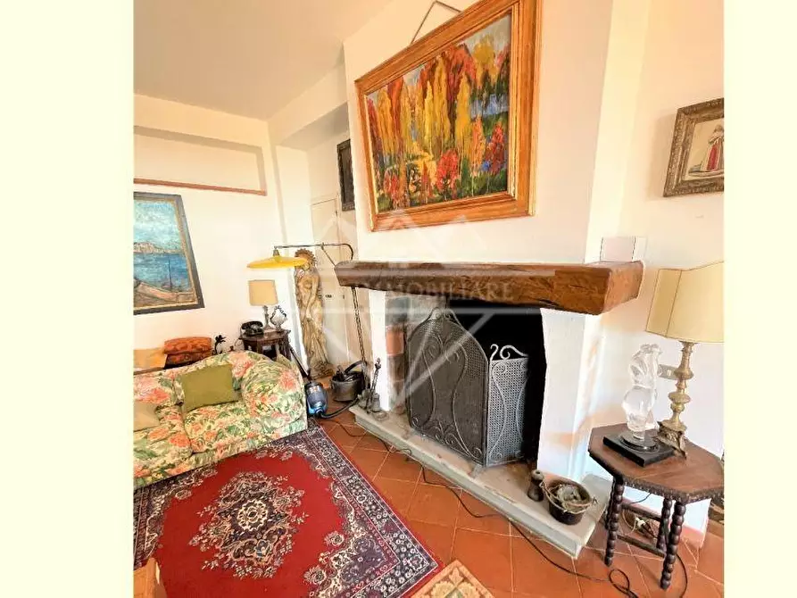 Immagine 21 di Villa in vendita  a Fosdinovo