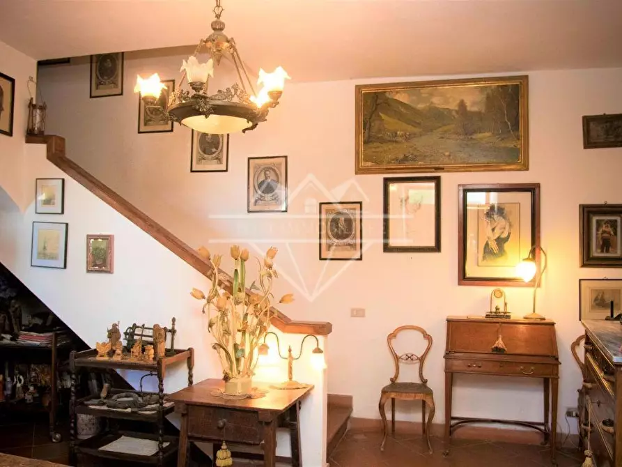 Immagine 11 di Villa in vendita  a Fosdinovo