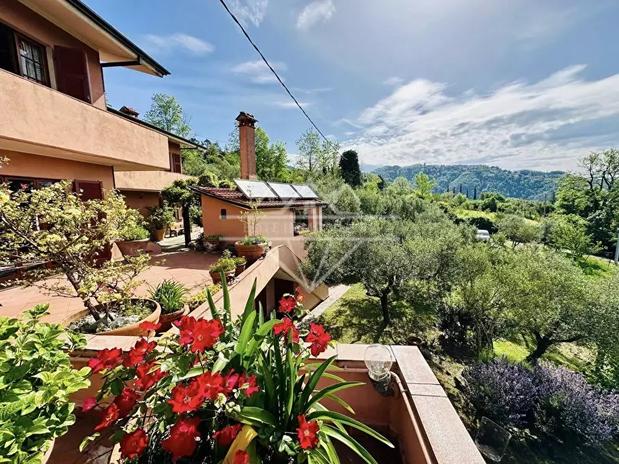 Immagine 42 di Villa in vendita  a Fosdinovo