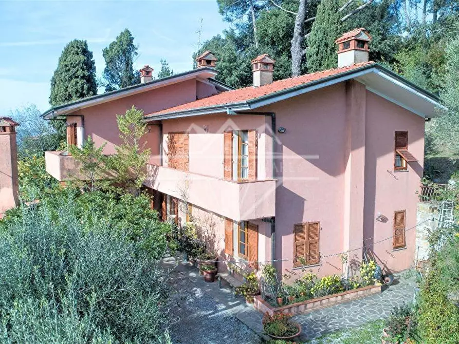 Immagine 7 di Villa in vendita  a Fosdinovo