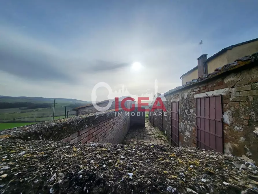 Immagine 12 di Deposito in vendita  a Monteroni D'arbia