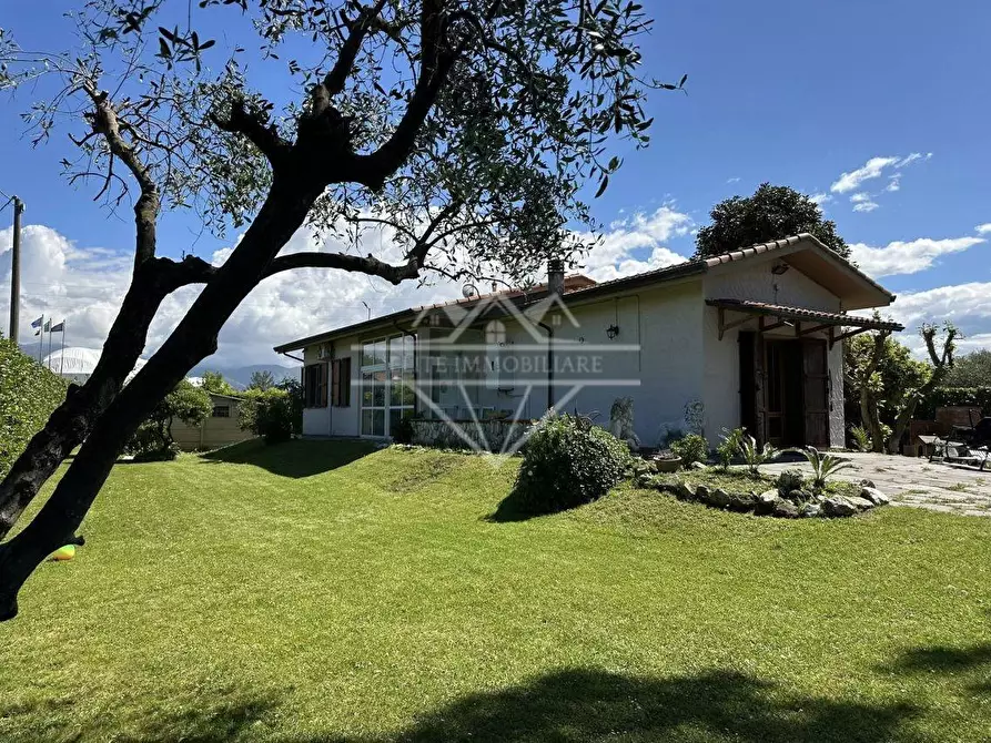 casa indipendente in vendita ad Ameglia in zona Fiumaretta