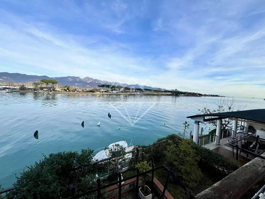 Immagine 5 di Appartamento in vendita  a Ameglia