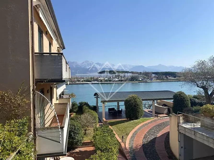 Immagine 2 di Appartamento in vendita  a Ameglia