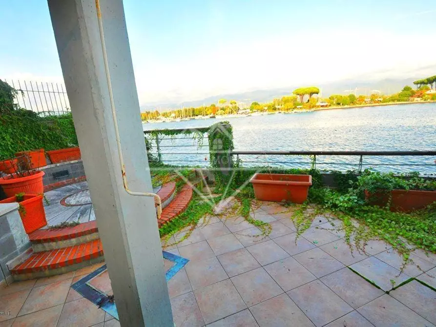 Immagine 12 di Appartamento in vendita  a Ameglia