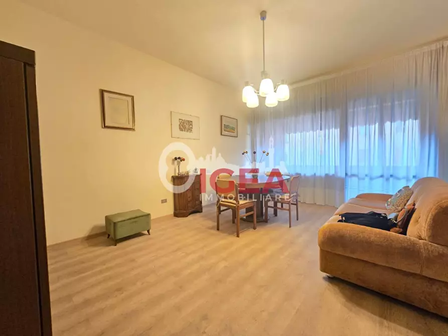 Immagine 11 di Appartamento in vendita  a Siena