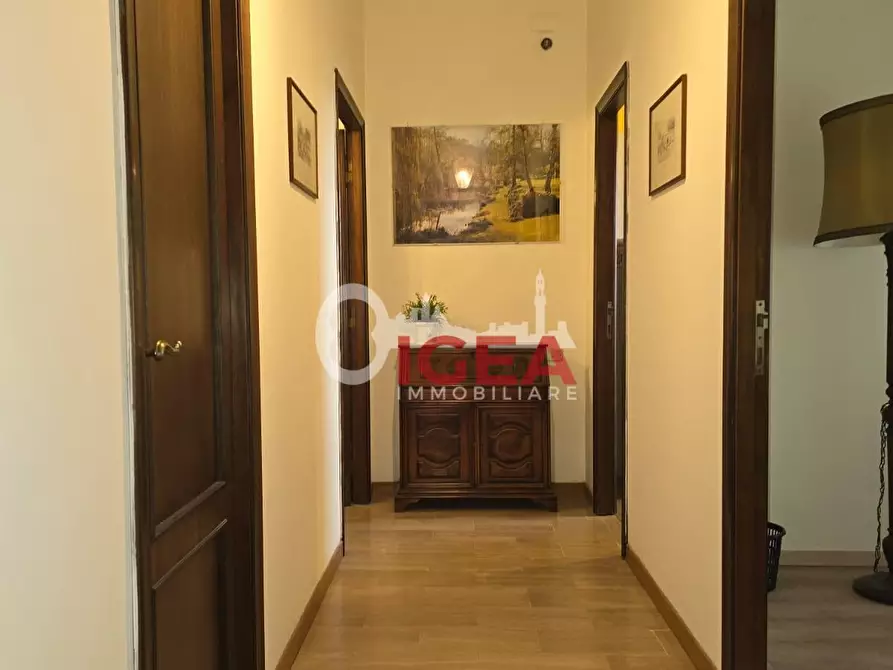 Immagine 31 di Appartamento in vendita  a Siena