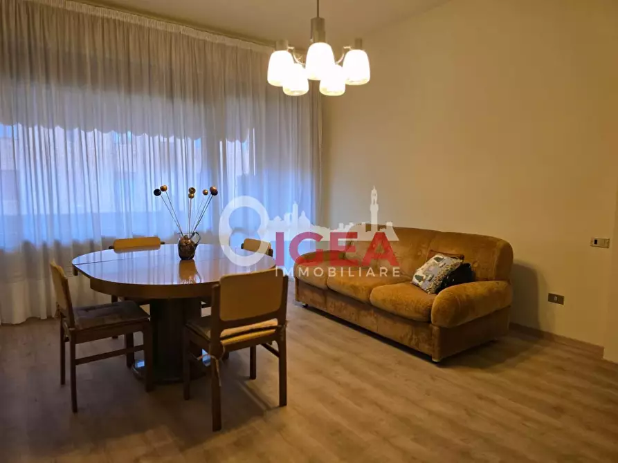 Immagine 1 di Appartamento in vendita  a Siena