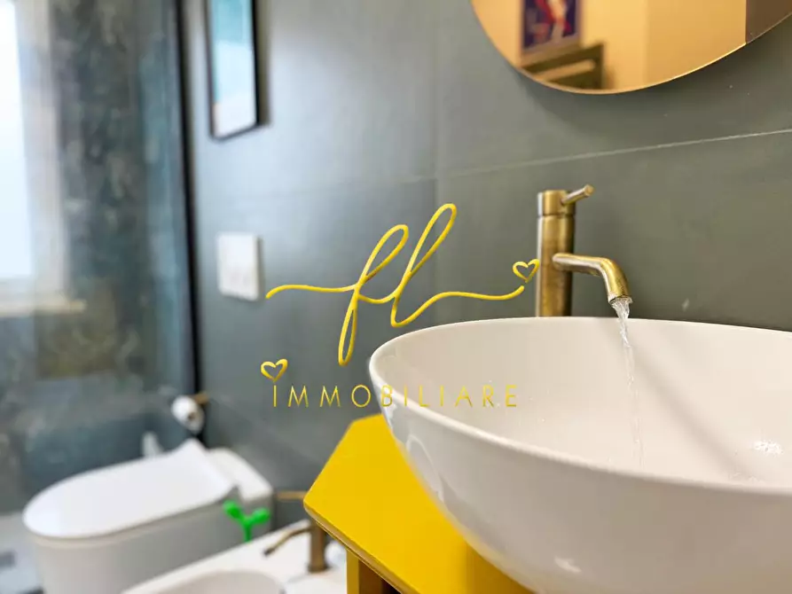 Immagine 16 di Appartamento in vendita  a Cecina