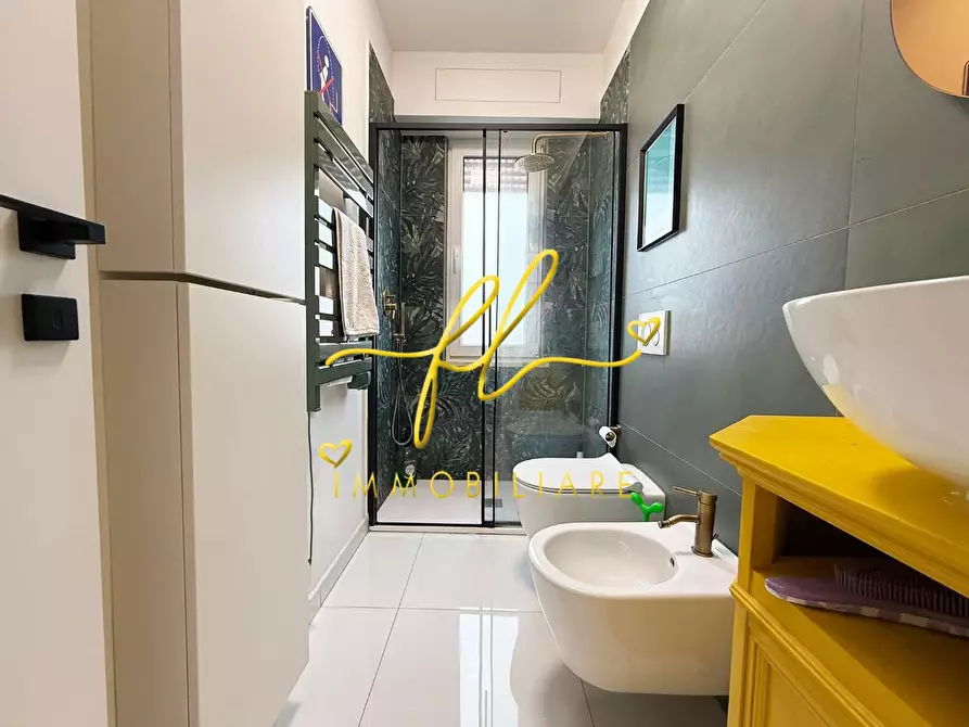 Immagine 17 di Appartamento in vendita  a Cecina