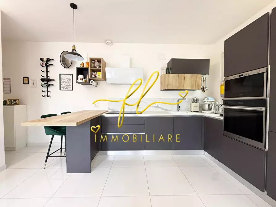 Immagine 6 di Appartamento in vendita  a Cecina