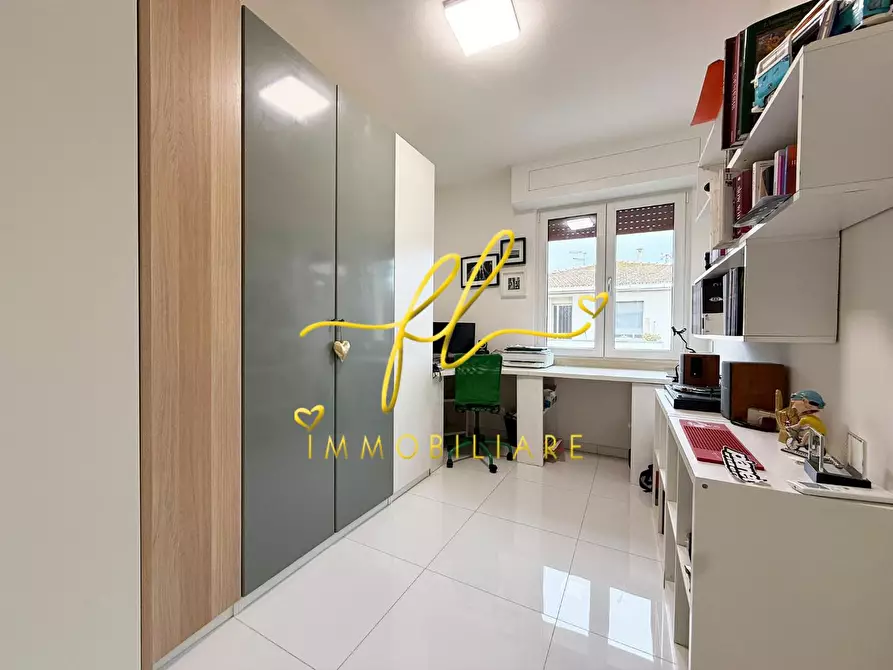 Immagine 13 di Appartamento in vendita  a Cecina