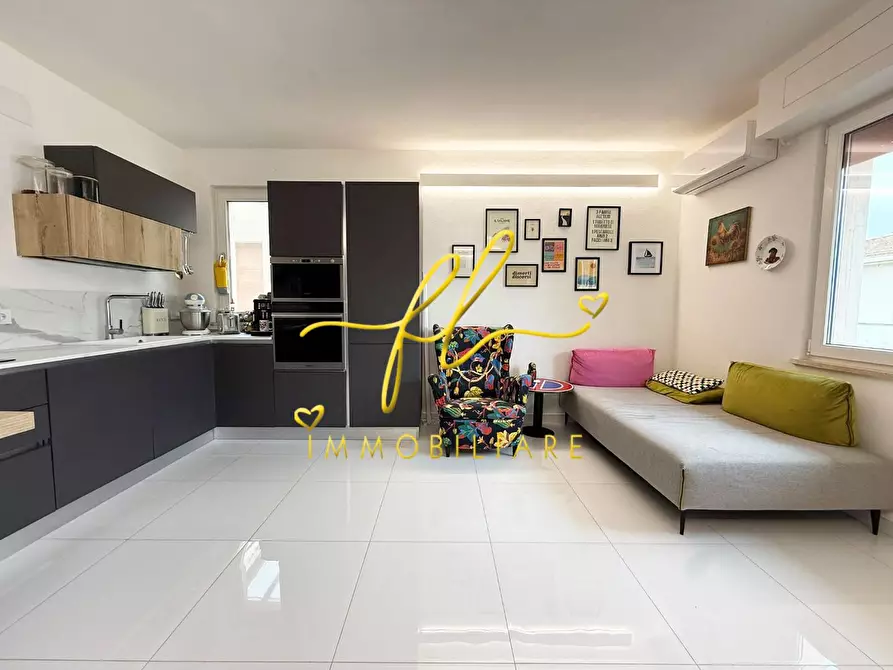 Immagine 1 di Appartamento in vendita  a Cecina