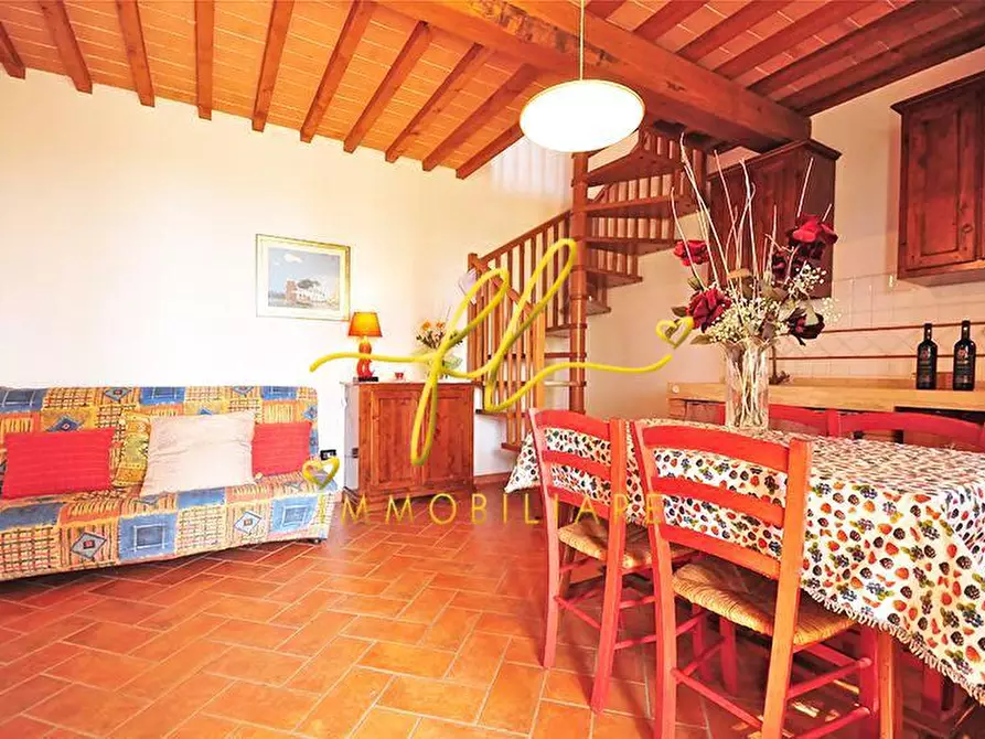 Immagine 2 di Appartamento in vendita  a Cecina