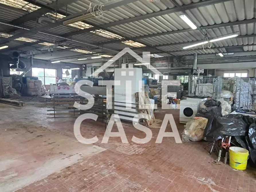 Immagine 2 di Capannone industriale in vendita  a Altopascio