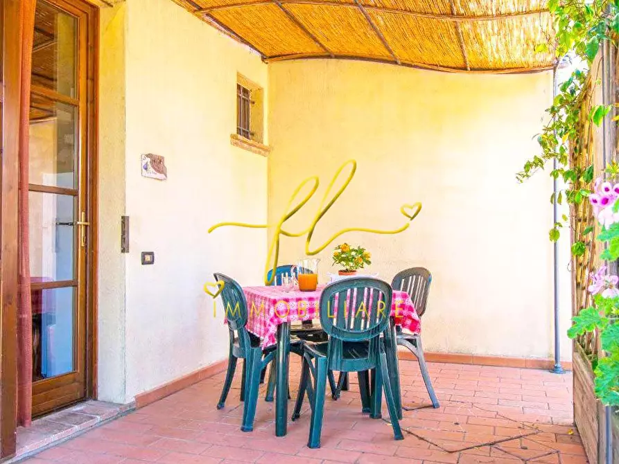 Immagine 2 di Appartamento in vendita  a Cecina