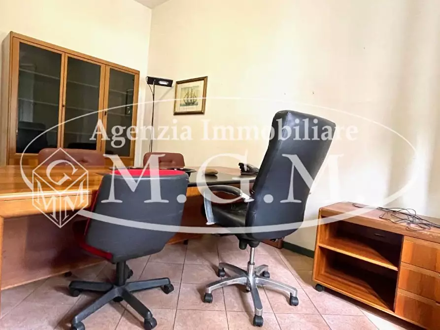 Immagine 6 di Ufficio in affitto  a Pontedera