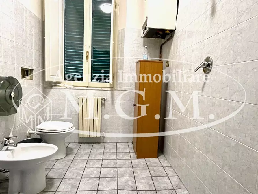 Immagine 10 di Ufficio in affitto  a Pontedera