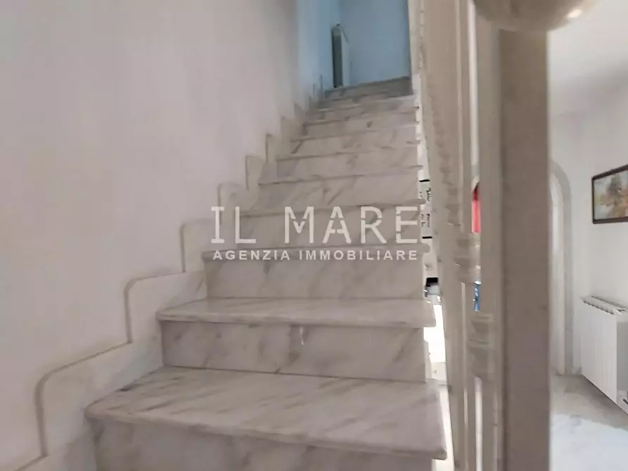 Immagine 13 di Appartamento in vendita  a Massa